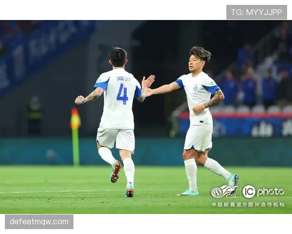 上海申花近期联赛表现平稳,阵容磨合过程在比赛中逐渐成型 上海申花近期联赛表现平稳,阵容磨合过程在比赛中逐渐成型